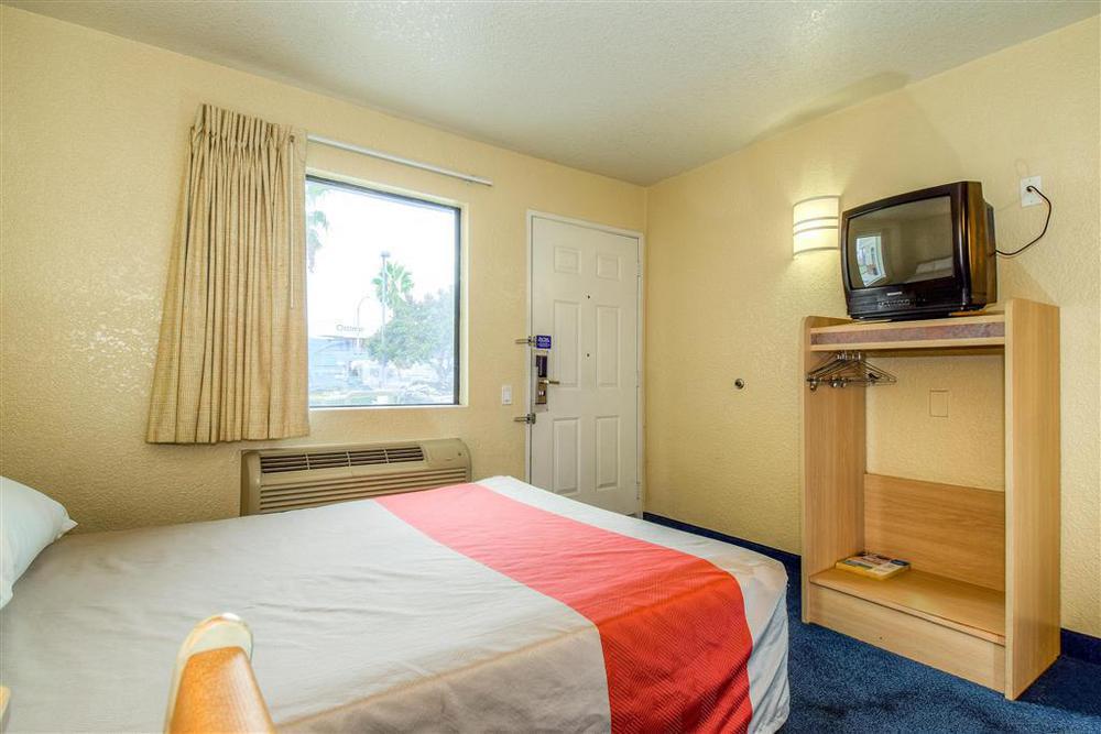 Motel 6-Anaheim, Ca - Fullerton East Bilik gambar